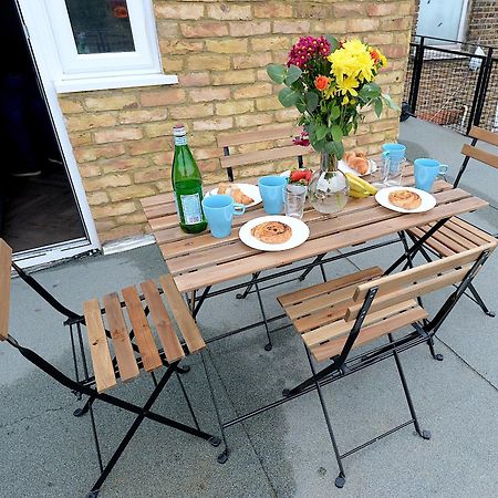 Апартаменты 2 Bed Terraced Flat Piccadilly Line Лондон Экстерьер фото
