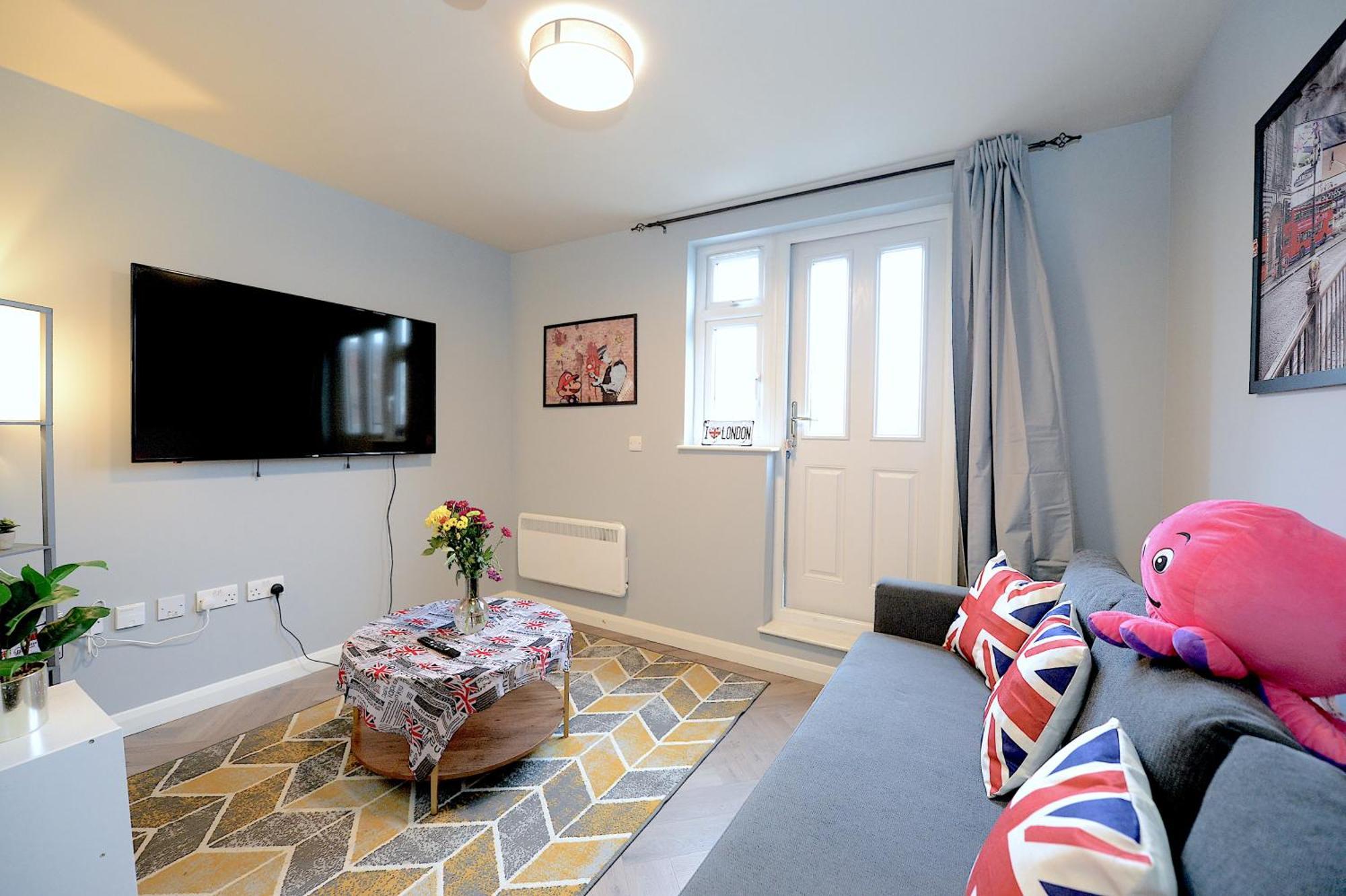 Апартаменты 2 Bed Terraced Flat Piccadilly Line Лондон Экстерьер фото