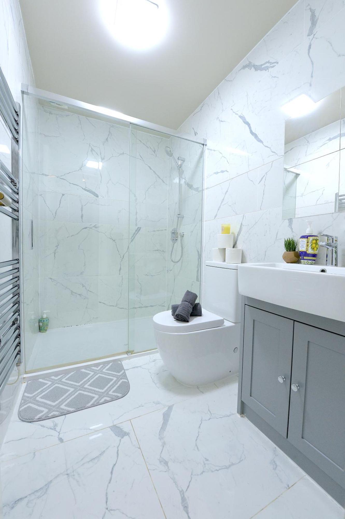 Апартаменты 2 Bed Terraced Flat Piccadilly Line Лондон Экстерьер фото