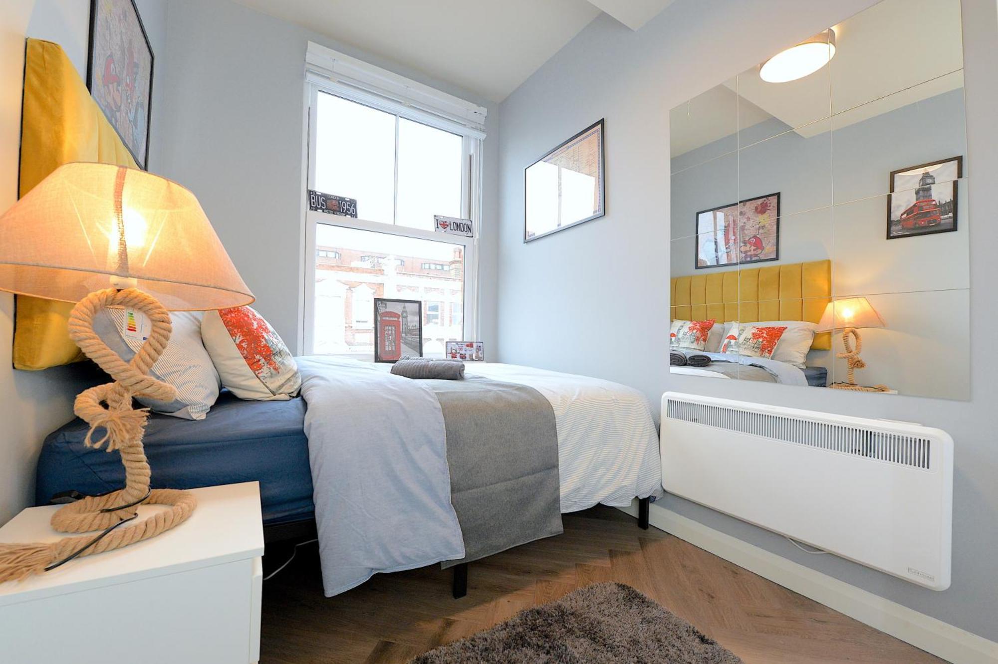 Апартаменты 2 Bed Terraced Flat Piccadilly Line Лондон Экстерьер фото