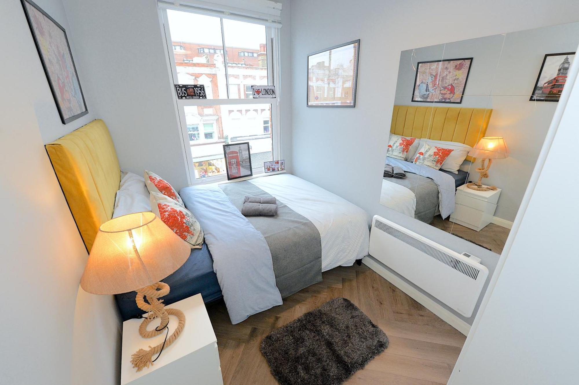 Апартаменты 2 Bed Terraced Flat Piccadilly Line Лондон Экстерьер фото