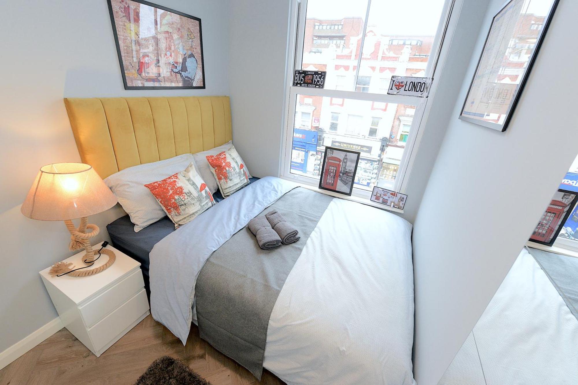 Апартаменты 2 Bed Terraced Flat Piccadilly Line Лондон Экстерьер фото